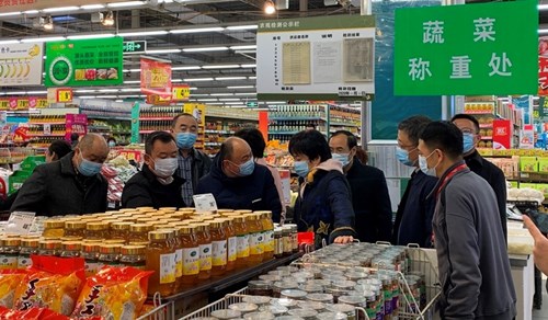 陕西省商务厅副厅长郭绍敏来华润万家调研消费扶贫专区建设工作