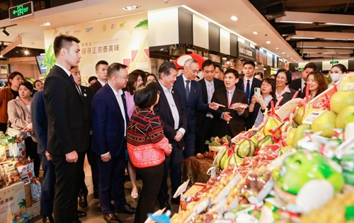 泰国副总理普坦·卫查亚猜参观Olé上海泰国美食节