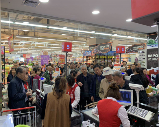 华润万家再开新店 宝鸡大庆路店开业首日人气爆棚